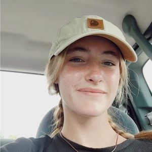 Meet your Posher, Leigha